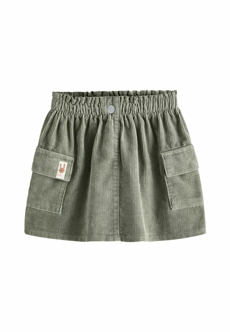 Jupe enfant en velours côtelé vert avec taille élastique, bouton-pression à l'avant et deux grandes poches latérales, dont une avec un patch lapin.