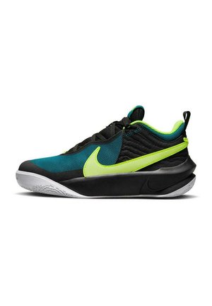 Baskets athlétiques noires et bleu sarcelle avec un swoosh Nike jaune vif et une semelle blanche, vues de côté sur fond blanc.