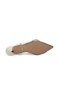 Beige pumps met spitse neus en uitsnijdingen, synthetisch bovenwerk, zwarte biezen en een glad leren textuur. Voorzien van een beige zool met maat 37 label.