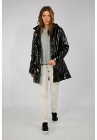 BERMUDES PILAT - Parka - black
