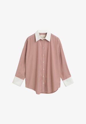 Rot-weißer gestreifter Shirt mit weißem Kragen, langen Ärmeln, Knopfverschluss und lockerer Passform. Der Stoff wirkt glatt und leicht.