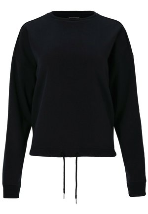 Sort sweatshirt lavet af blødt stof, med rund halsudskæring, lange ærmer og en snor i taljen med sølvfarvede hardware-detaljer.