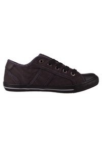 Czarne płócienne sneakersy z gumową podeszwą, okrągłym czubkiem i kontrastującym białym paskiem. Posiadają czarne sznurowadła i metalowe oczka.