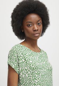 ICHI IHLISA - Jerseykleid - greenbriar ikat print