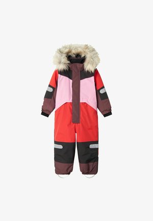 Kleurrijke sneeuwpak met een mix van rood, roze, bruin en zwart. Heeft een met nepbont gevoerde capuchon en reflecterende accenten.