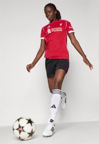 adidas Performance LIVERPOOL FC 25/26 HOME JERSEY - Klub merchandise - strawberry red