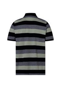 Gestreiftes Poloshirt mit einer Farbpalette aus Schwarz, Grau und Olivgrün. Mit klassischem Kragen und kurzen Ärmeln, aus weichem Material gefertigt.