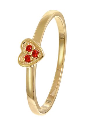 Goldring in Herzform mit drei roten Steinen und strukturierten goldenen Akzenten, einer glatten Fassung und polierter Oberfläche.