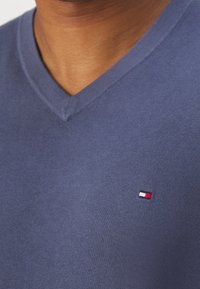 Tommy Hilfiger Stickad tröja - blue-grey