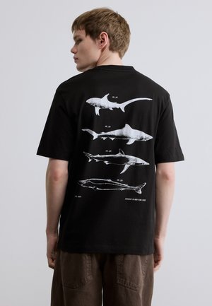 NOFISHIX - Μπλουζάκι με στάμπα - black