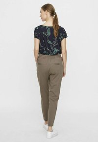 Vero Moda VMEVA STRING - Træningsbukser - bungee cord
