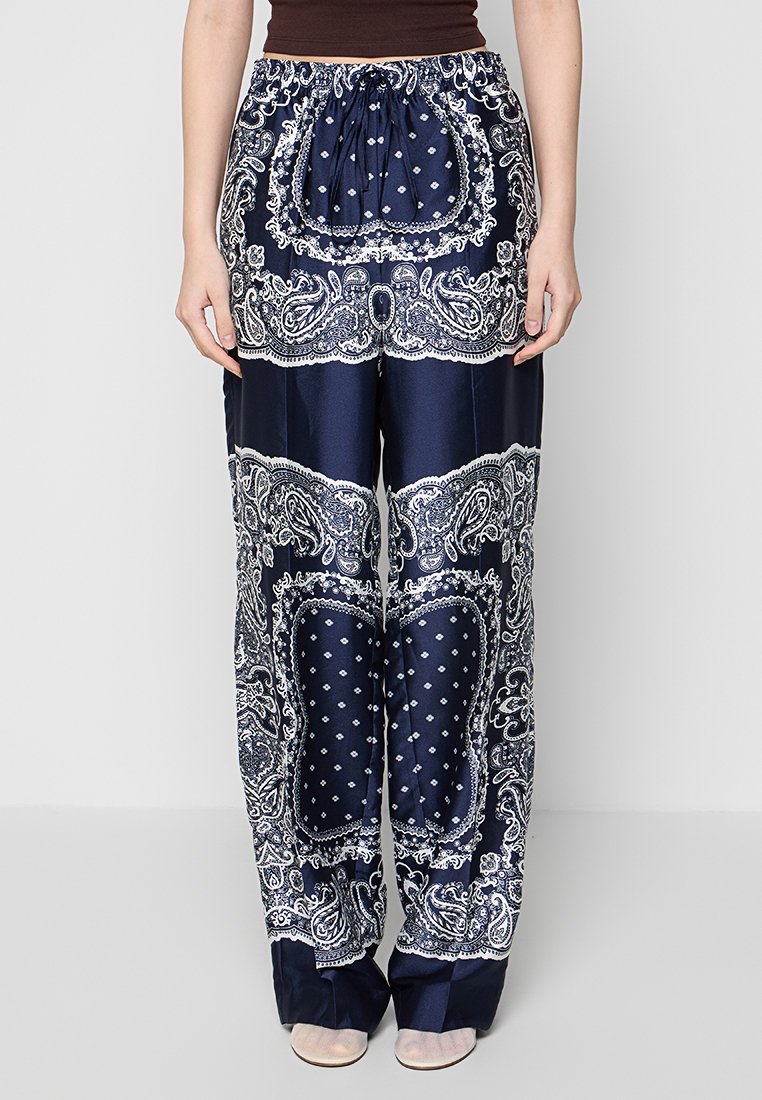 sandro Broek blauw