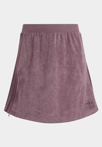 Lila velourkjol med bred elastisk midjeband, A-linjeform, sidofickor och en liten präglad logotyp nära fållen. Slät textur.