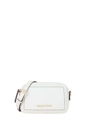 Sac bandoulière rectangulaire blanc Valentino avec logo doré, sangle ajustable et coutures visibles sur un fond uni.