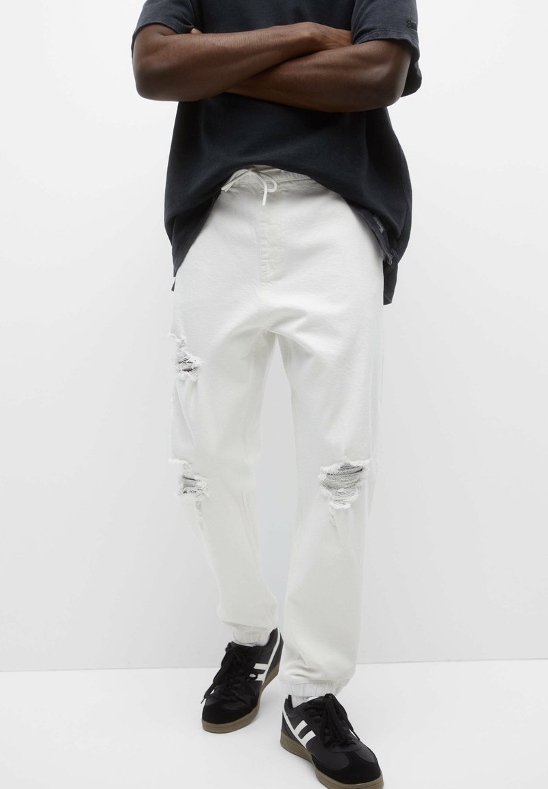 PULL&BEAR RIPPED Jeans Relaxed Fit white/weiß Zalando.at