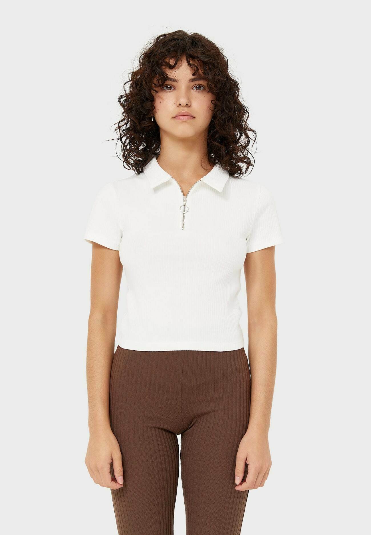 Damen mit Kragen und Reißverschluss - Poloshirt Damen mit Kragen und Reißverschluss - Poloshirt