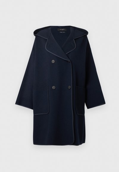 Palton bleumarin cu două rânduri de nasturi și glugă, cu mâneci scurte, două buzunare frontale și margini cu detalii contrastante.