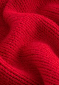Next Pulover - red
