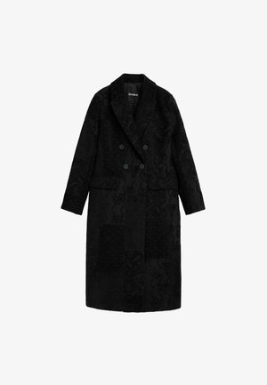 Cappotto doppiopetto nero con un motivo testurizzato, revers a punta, tasche laterali e bottoni rivestiti di tessuto. Maniche lunghe e design lunghezza ginocchio.