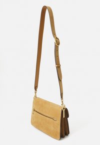 COACH CHAIN TABBY SHOULDER BAG - Rankinė - sand