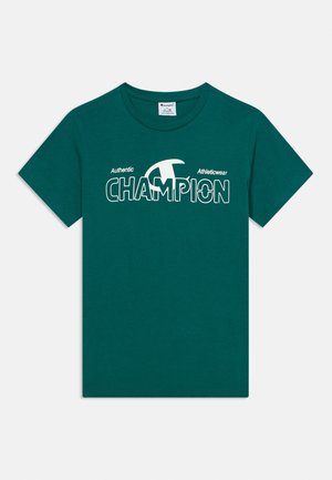 Mørkegrøn kortærmet t-shirt med hvid "Champion"-tekst og logo, med "Authentic Athleticwear" over mærkenavnet.