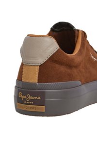Pepe Jeans Baskets basses - brown