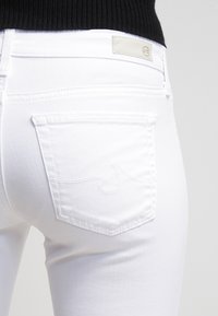 AG Jeans Vaqueros pitillo - white