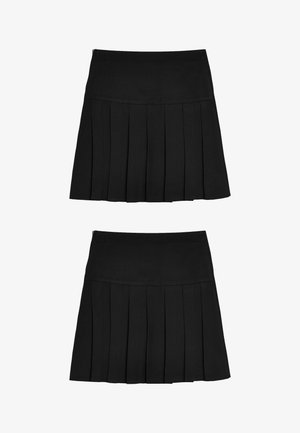 Gonna nera plissettata con una cintura morbida. Presenta multiple pieghe verticali e una chiusura a zip sul retro. Il tessuto è morbido e flessibile.