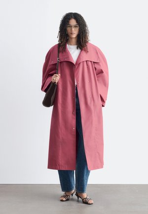 & OTHER STORIES & OTHER STORIES BOLD-SHOULDER BELTED COAT - Trench - pink