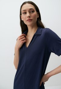 Jimmy Key SHORT SLEEVE BASIC MIDI WITH SLITS - Jerseyjurk - dark blue