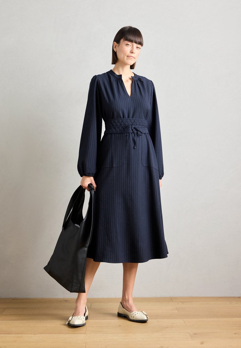navy blue laundry dress Laundry Dress Womens 12 Navy Sheath Cap Sleeve Short Secretary Office  Carrier