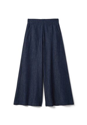 Weit geschnittene dunkelblaue Jeans mit hoher Taille und Vordertaschen, flach auf weißem Hintergrund dargestellt.