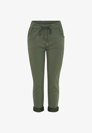 Grønne, letvægtsbukser med snøre i livet, to sidelommer og opsmøgede cuffs. Glat tekstur og afslappet pasform.