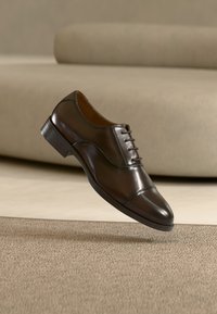 Odabrano, dark brown