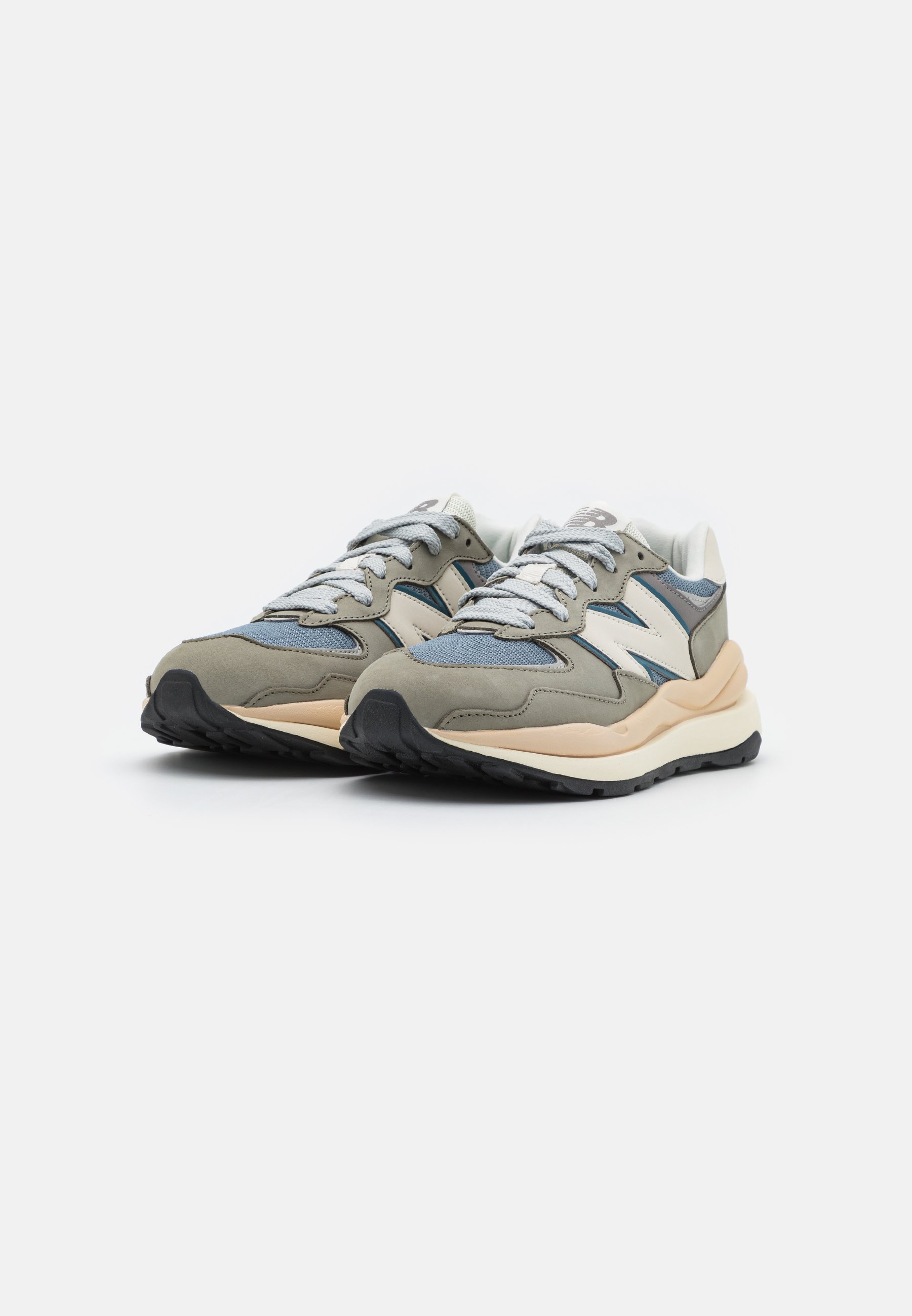 m5740 grey