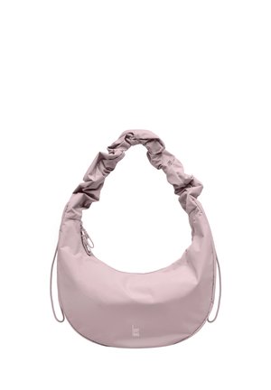 Borsa a mezzaluna rosa chiaro con manico arricciato e chiusura con cerniera su uno sfondo semplice.