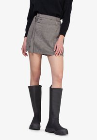 Miriade JOVA - Botas con plataforma - nero