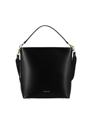 Borsa a secchiello in pelle nera con finiture dorate, manico corto, tracolla regolabile e piccolo logo Victoria Hyde sul davanti.