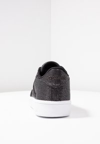 Reebok Classic Sneakers basse - black