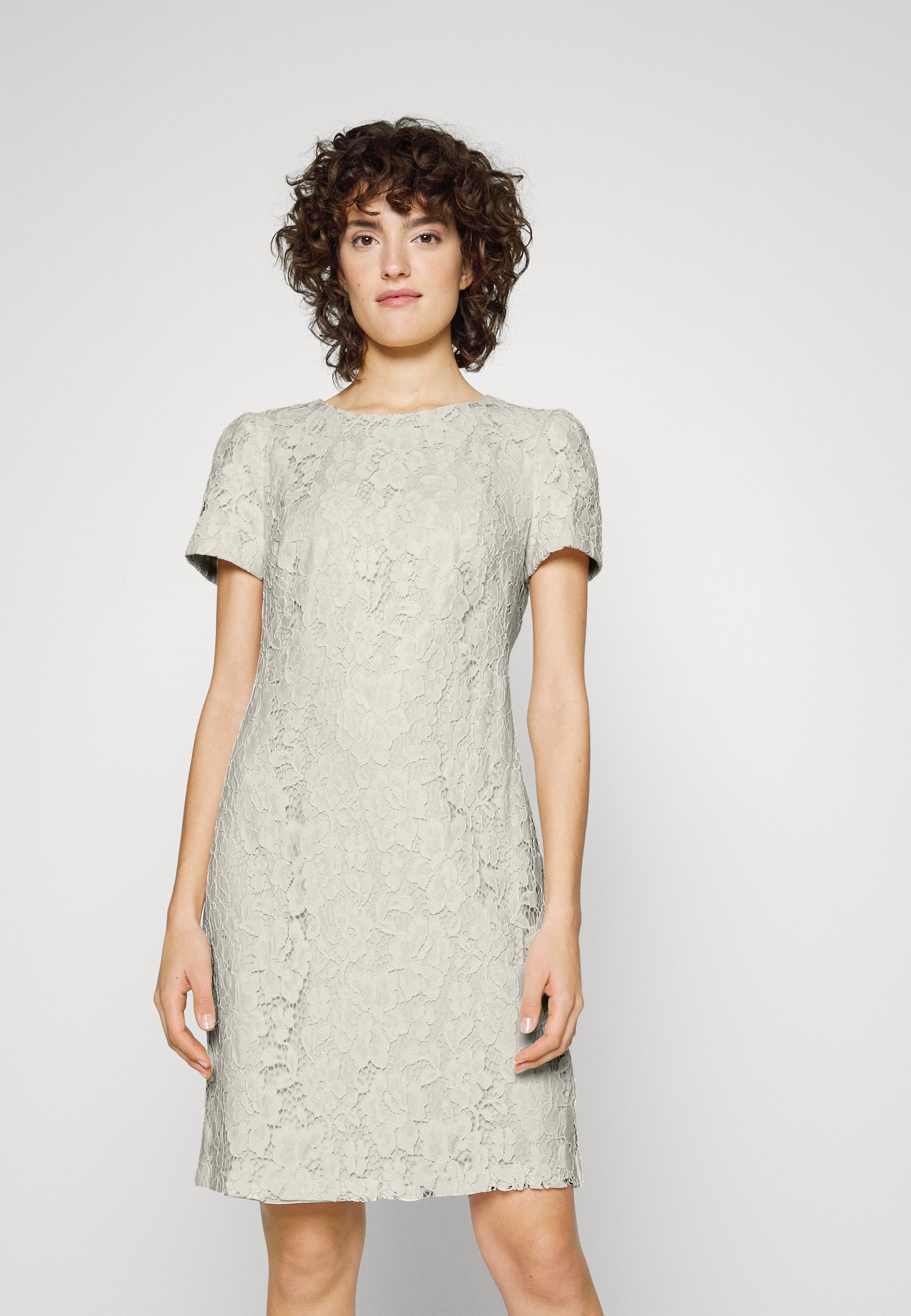 Robe De Soirée BCBGMAXAZRIA Louella En Crêpe - Taille 8, Couleur Coquelicot Orange Lumineux, Longue Et Sans Manches