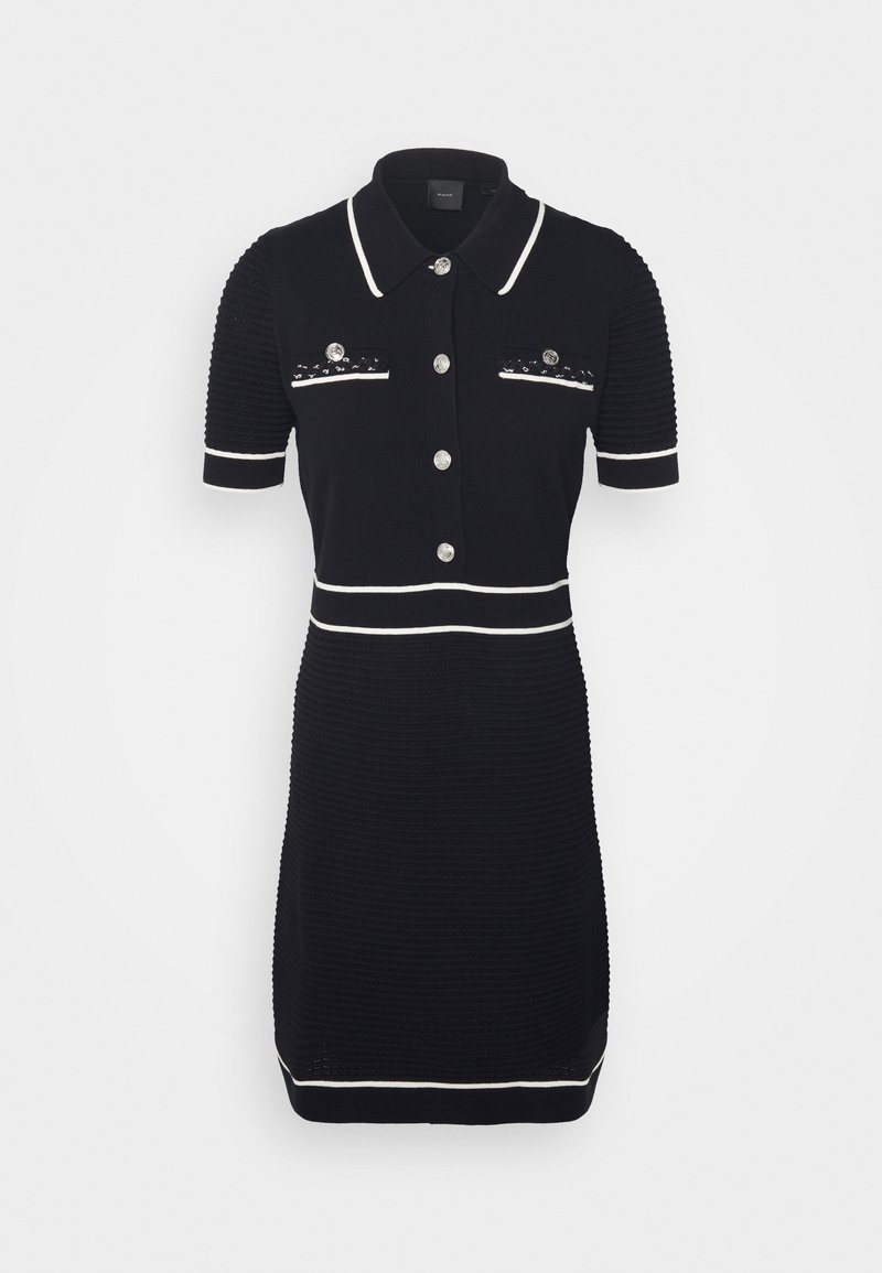 Robe tricotée noire à manches courtes, col blanc et bordure, boutons en argent, tissu texturé et deux poches décoratives avec des sequins.