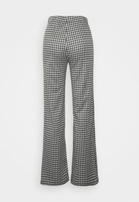 Vero Moda VMKIDA PANTS - Calças - snow white/black