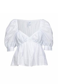Blusa bianca con maniche a sbuffo realizzata in tessuto leggero, con scollatura a V, dettagli arricciati e pizzo lungo l'orlo e le maniche.