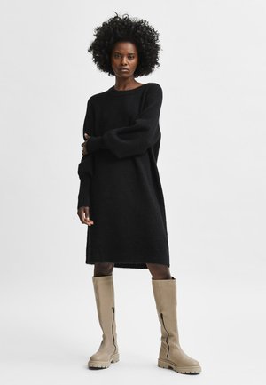 SLFLULU DRESS O NECK - Strickkleid - black