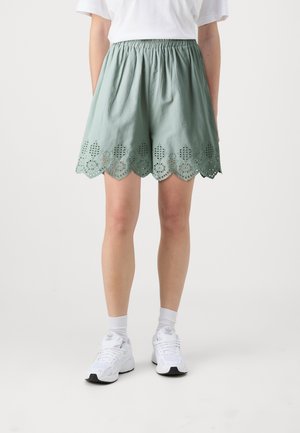Short - green