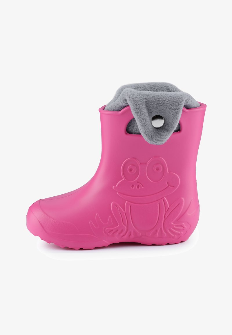 Botte de pluie rose pour enfant avec un motif de grenouille en relief sur le côté et une doublure en polaire grise repliée sur le dessus.