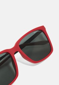 Armani Exchange Ochelari de soare - matte red