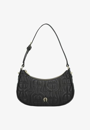 Zwarte gewatteerde leren handtas met een afgeronde vorm, een gouden rits en een verstelbare schouderriem. Voorzien van een logo in het midden onderaan.