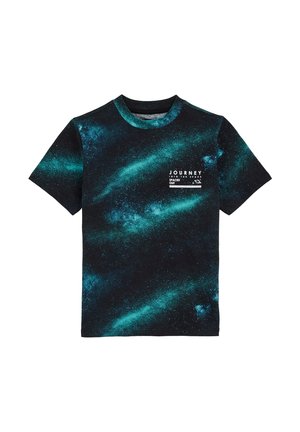 Lyhythihainen t-paita mustana, jossa on galaksikuvio teal- ja sinisateen pyörteitä. Rinnassa teksti "JOURNEY SPACED OUT". Puuvillasta valmistettu.