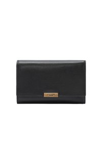 Czarny portfel ze skóry o gładkiej fakturze, prostokątnym kształcie i złotym metalowym logo. Posiada zapięcie na zatrzask.